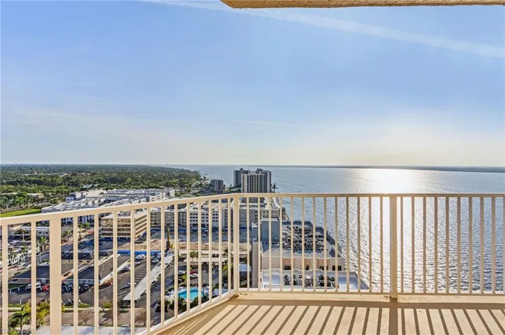 2104 W First  ST, Fort Myers, FL 33901