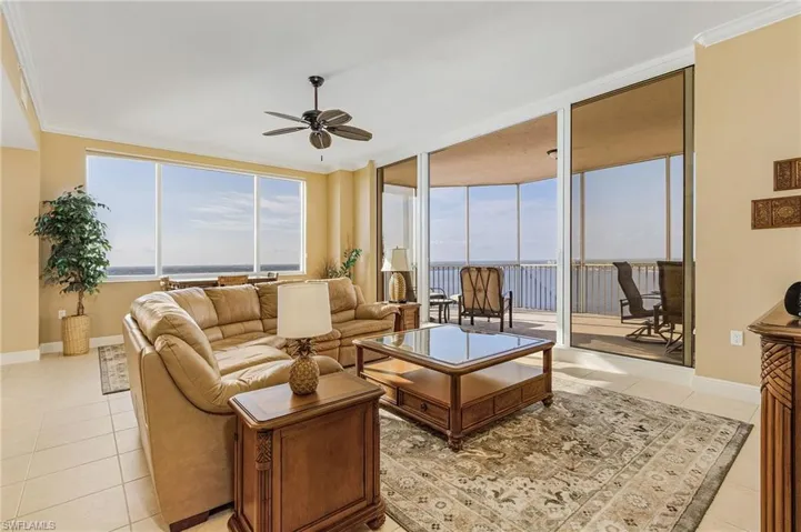 2104 W First  ST, Fort Myers, FL 33901