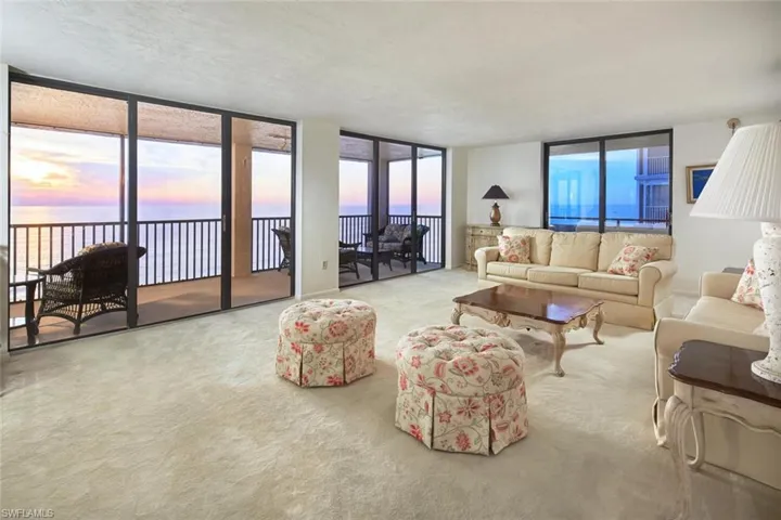 9715  Gulf Shore  DR, Naples, FL 34108