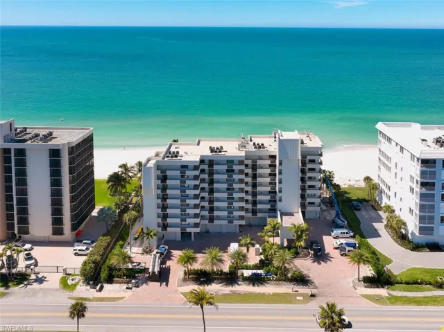 9715  Gulf Shore  DR, Naples, FL 34108