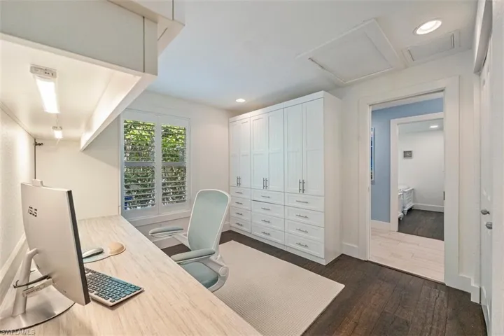 1129  8th N TER, Naples, FL 34102