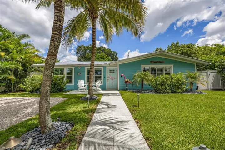1129  8th N TER, Naples, FL 34102