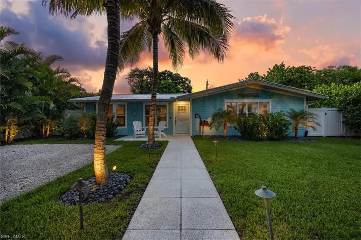 1129  8th N TER, Naples, FL 34102