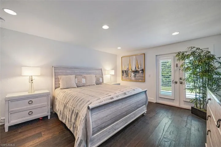 1129  8th N TER, Naples, FL 34102