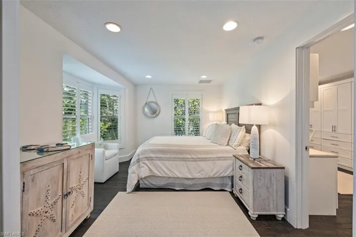 1129  8th N TER, Naples, FL 34102