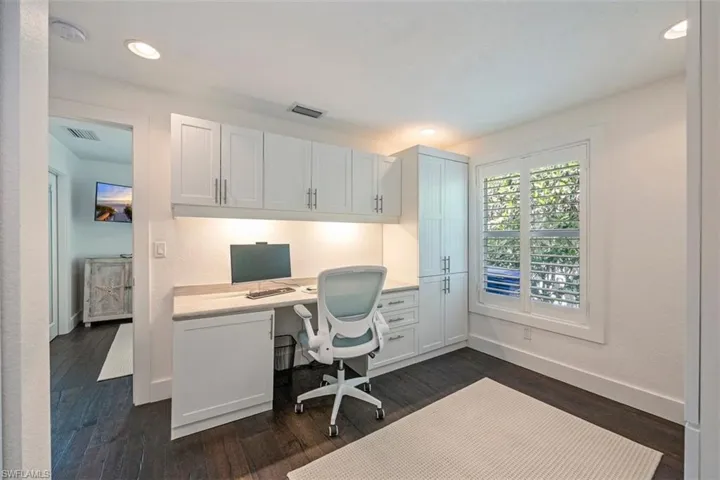1129  8th N TER, Naples, FL 34102