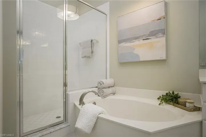 3093  Aviamar  CIR, Naples, FL 34114