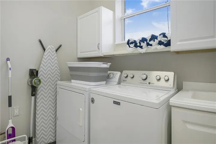 3093  Aviamar  CIR, Naples, FL 34114