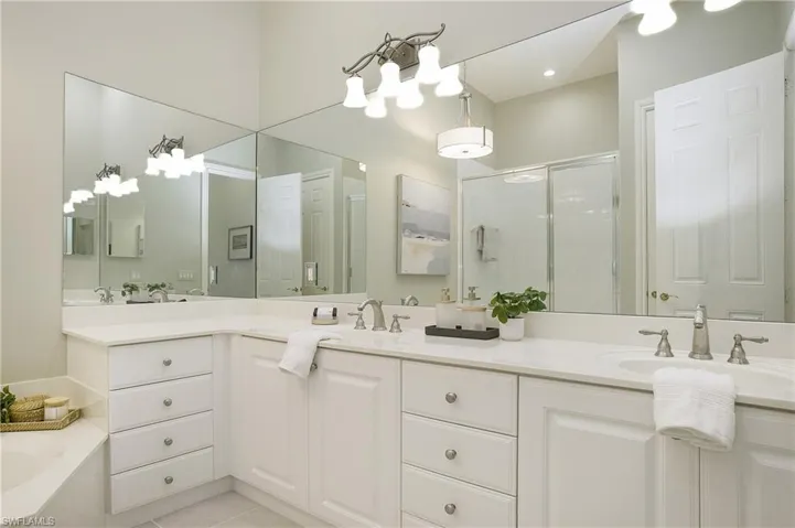 3093  Aviamar  CIR, Naples, FL 34114