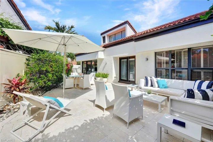 View of patio / terrace with an outdoor hangout area