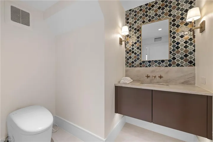 850 10th St N, Naples, Florida 34102