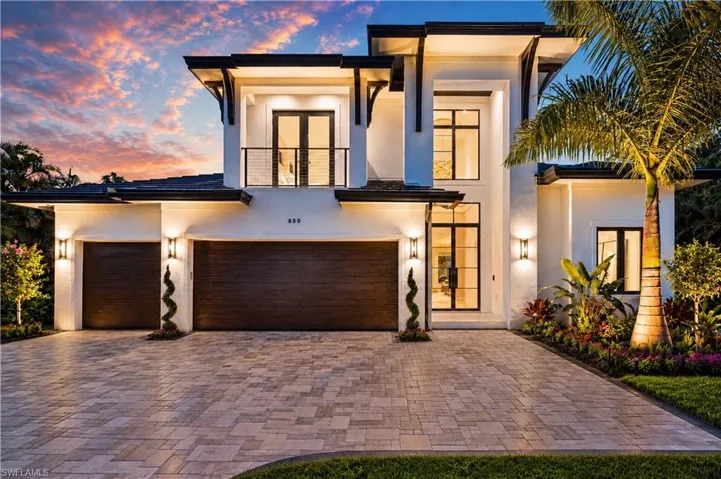 850 10th St N, Naples, Florida 34102