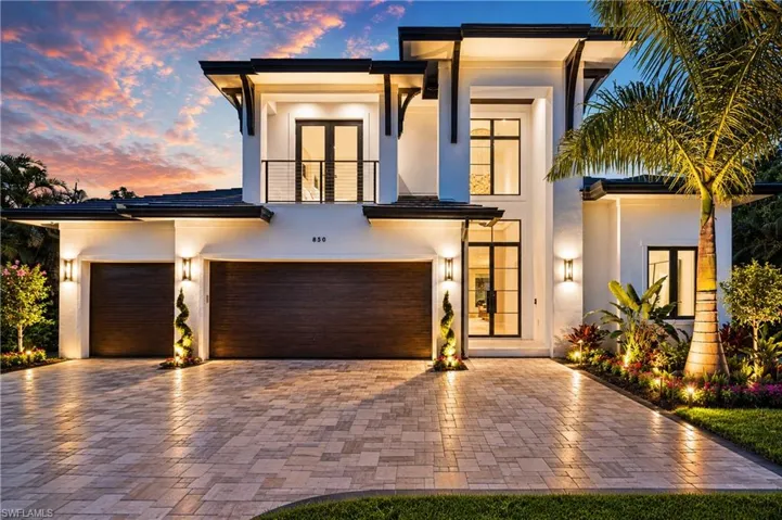 850 10th St N, Naples, Florida 34102