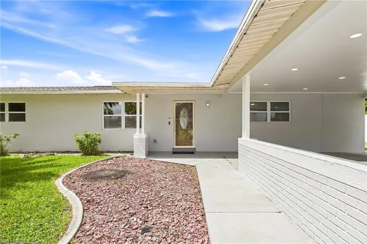 402 Ne 14th Pl, Cape Coral, Florida 33909