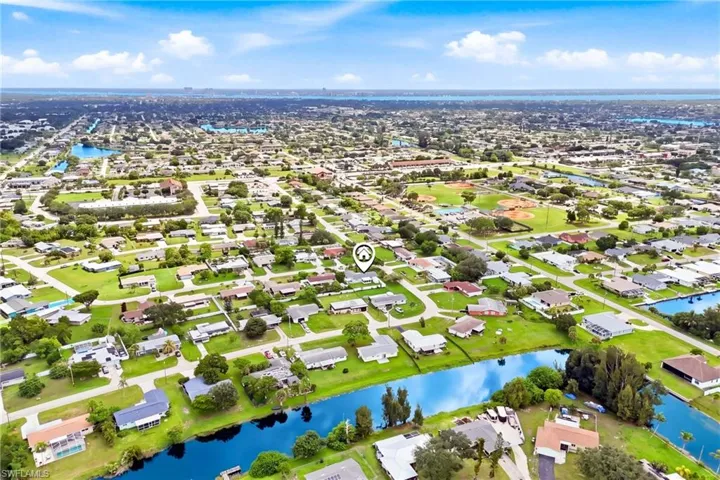 402 Ne 14th Pl, Cape Coral, Florida 33909