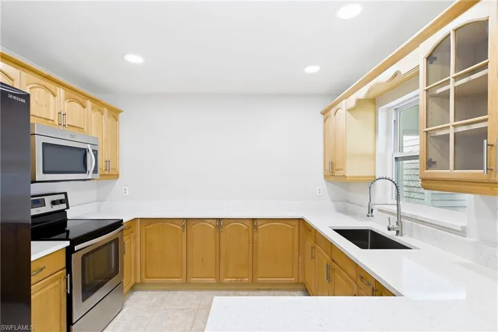 402 Ne 14th Pl, Cape Coral, Florida 33909