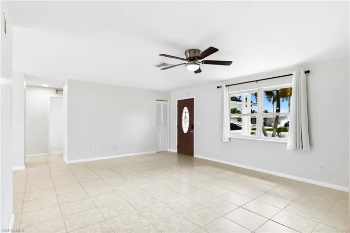 402 Ne 14th Pl, Cape Coral, Florida 33909
