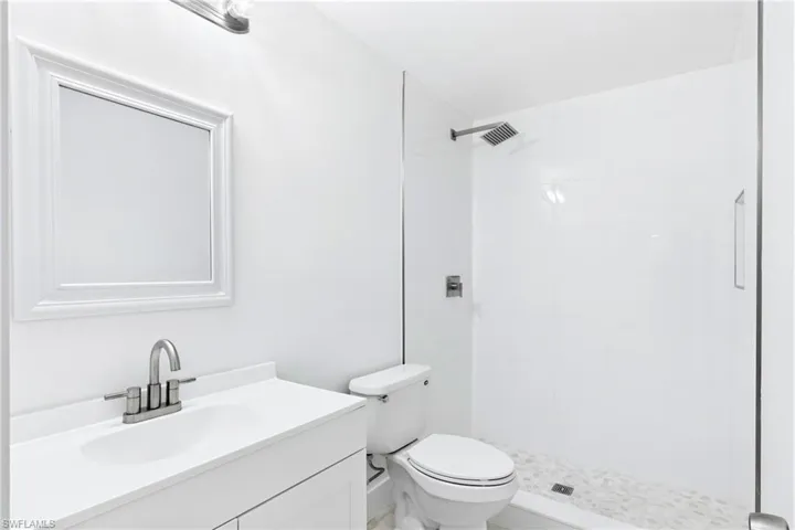 402 Ne 14th Pl, Cape Coral, Florida 33909