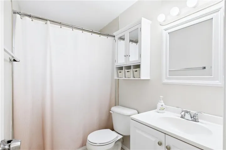 402 Ne 14th Pl, Cape Coral, Florida 33909