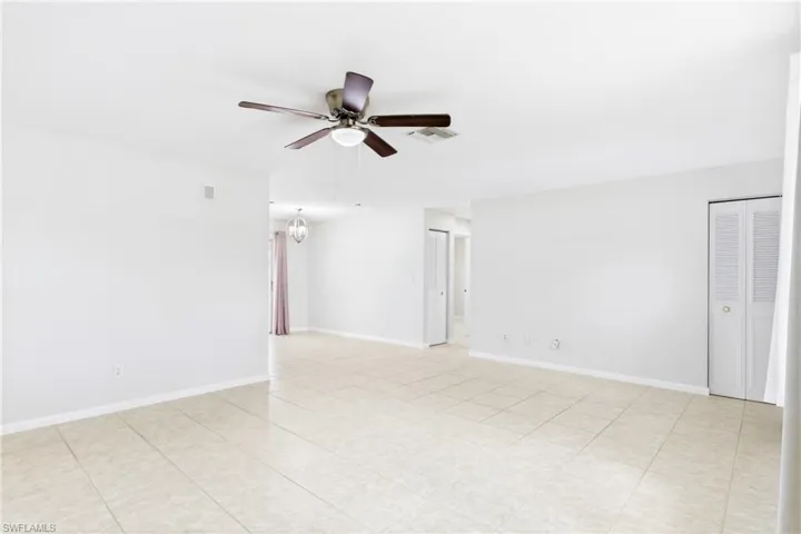 402 Ne 14th Pl, Cape Coral, Florida 33909