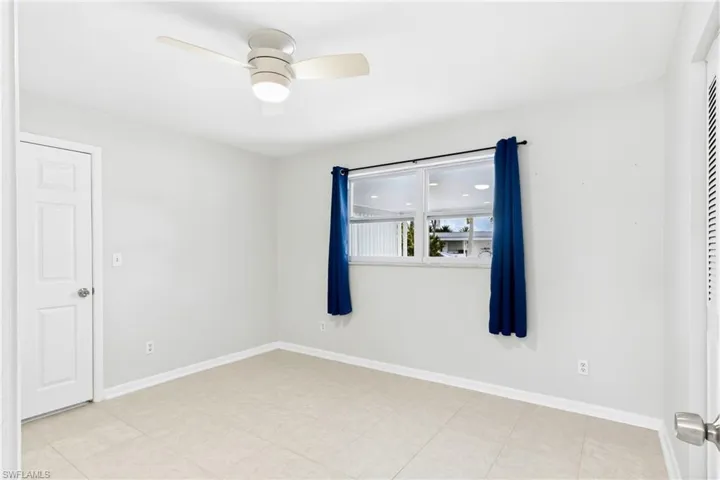 402 Ne 14th Pl, Cape Coral, Florida 33909