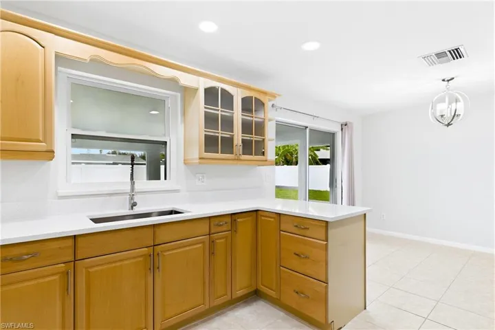 402 Ne 14th Pl, Cape Coral, Florida 33909