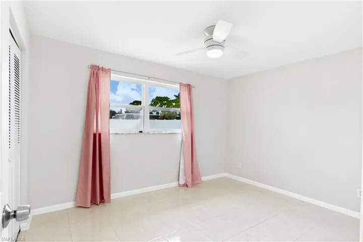 402 Ne 14th Pl, Cape Coral, Florida 33909