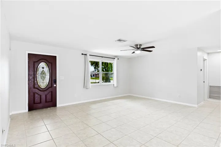 402 Ne 14th Pl, Cape Coral, Florida 33909
