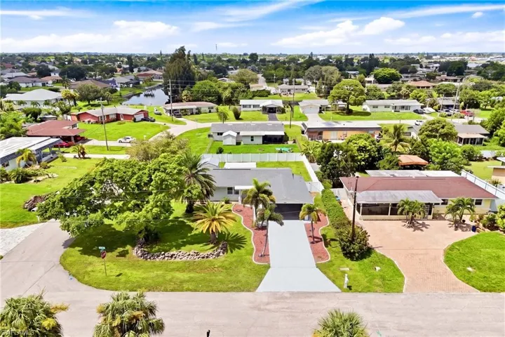 402 Ne 14th Pl, Cape Coral, Florida 33909