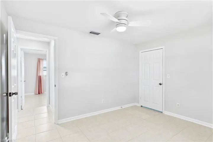 402 Ne 14th Pl, Cape Coral, Florida 33909