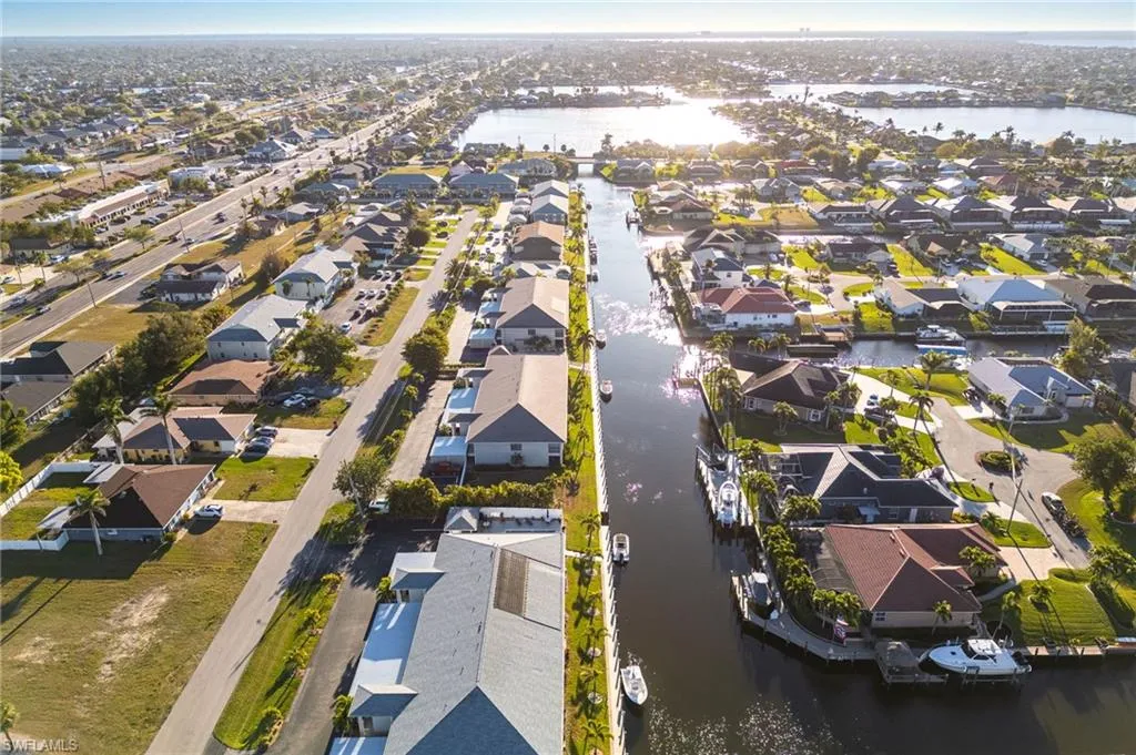 912 48th TER, Cape Coral, FL 33914,225028728
