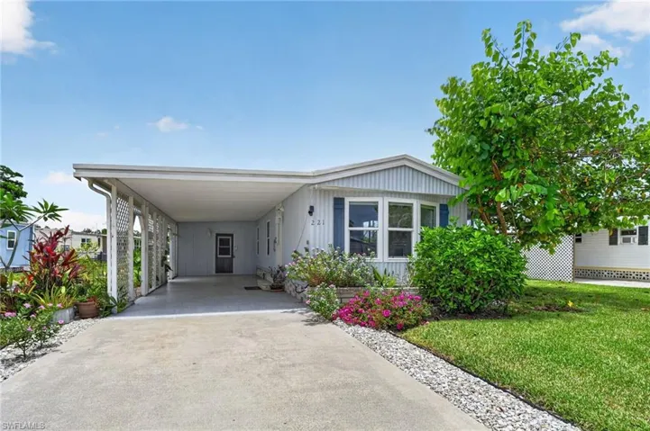 221 Grassy Key Ln, Naples, Florida 34114