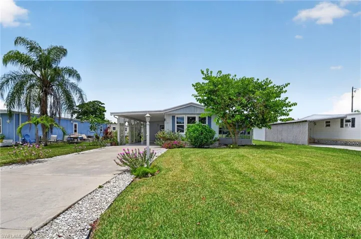 221 Grassy Key Ln, Naples, Florida 34114