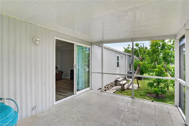 221 Grassy Key Ln, Naples, Florida 34114