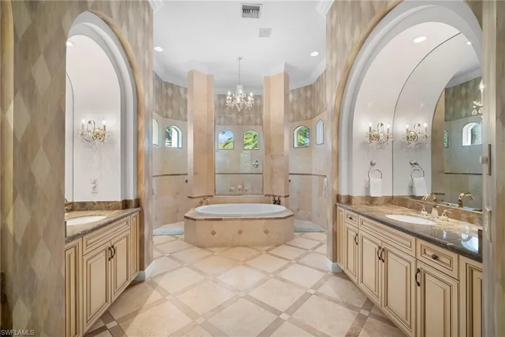 7620 Palmer Ct, Naples, Florida 34113