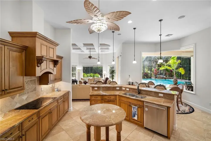 7620 Palmer Ct, Naples, Florida 34113