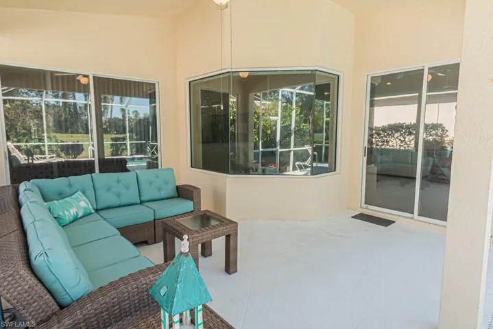 View of patio / terrace featuring an outdoor living space