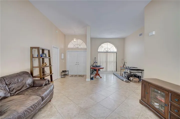 1722 Se 2nd St, Cape Coral, Florida 33990