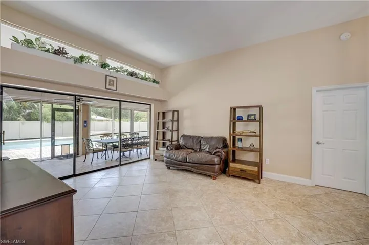 1722 Se 2nd St, Cape Coral, Florida 33990