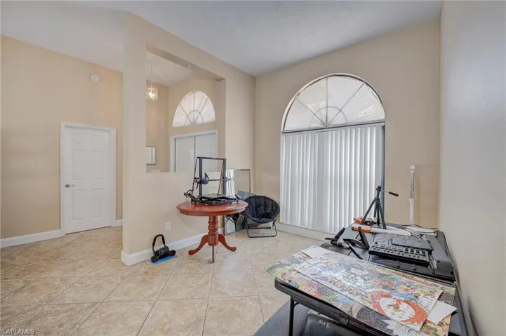 1722 Se 2nd St, Cape Coral, Florida 33990