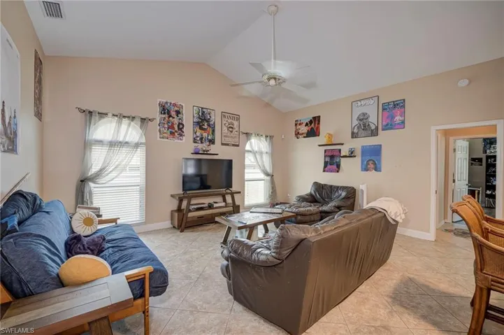 1722 Se 2nd St, Cape Coral, Florida 33990
