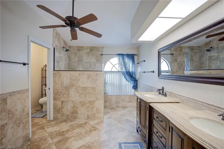 1722 Se 2nd St, Cape Coral, Florida 33990