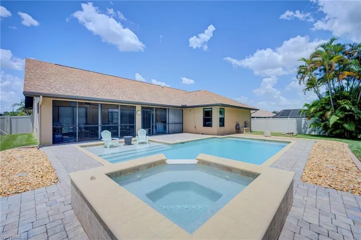 1722 Se 2nd St, Cape Coral, Florida 33990