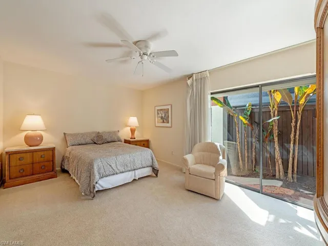 579  Bay Villas  LN, Naples, FL 34108