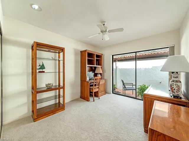 579  Bay Villas  LN, Naples, FL 34108