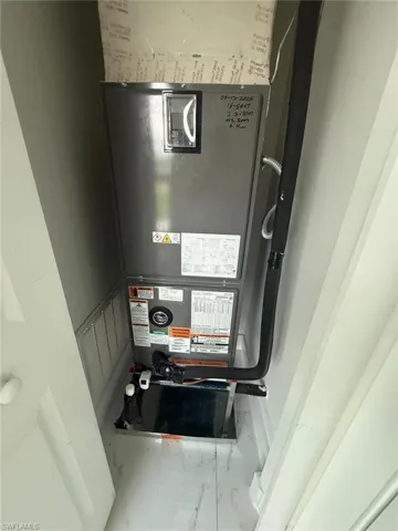 Utilities with heating unit