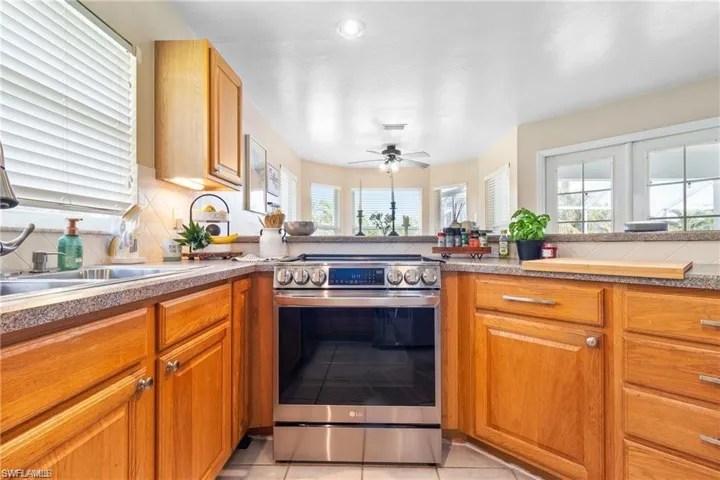 2019 Sw 43rd Ter, Cape Coral Fl 33914