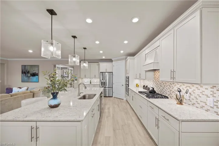 Custom Cabinets With Under Cabinet Lighting