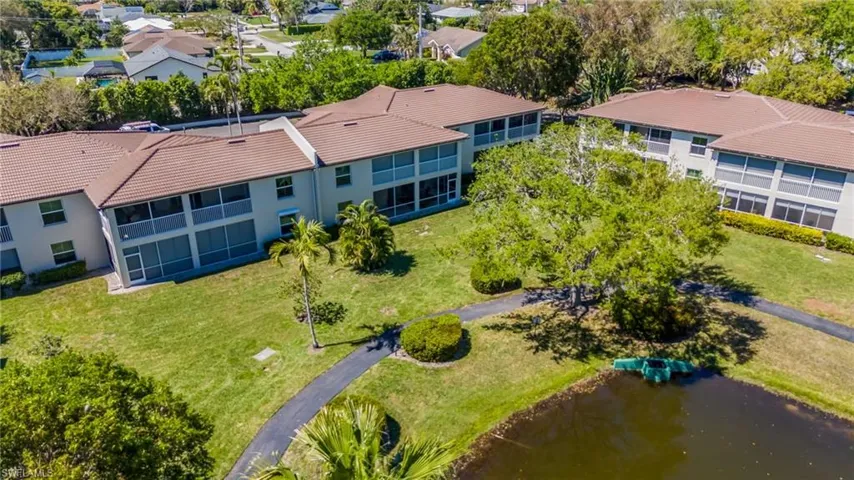 300 Diamond Cir 308, Naples, Florida 34110