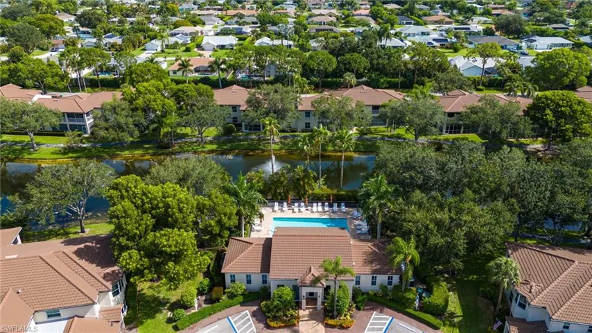 300 Diamond Cir 308, Naples, Florida 34110